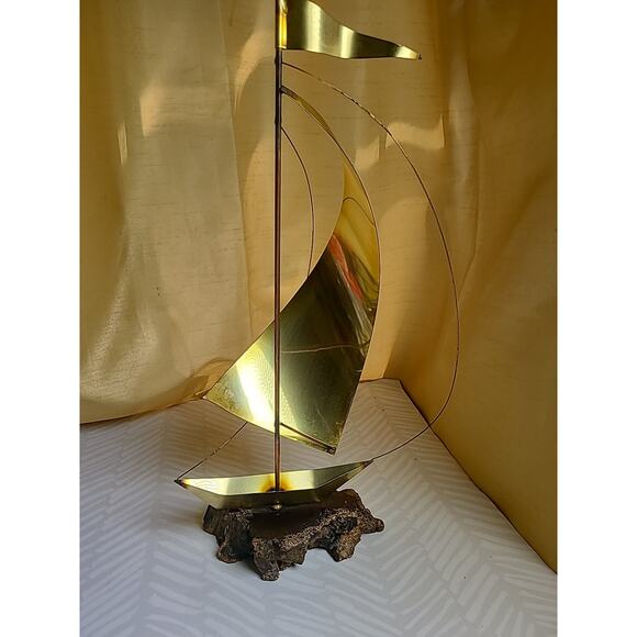 VINTAGE Yosi Mid Century Modern Brass Sailboat Sculpture on Thick Dark Burlwood - Picture 3 of 5